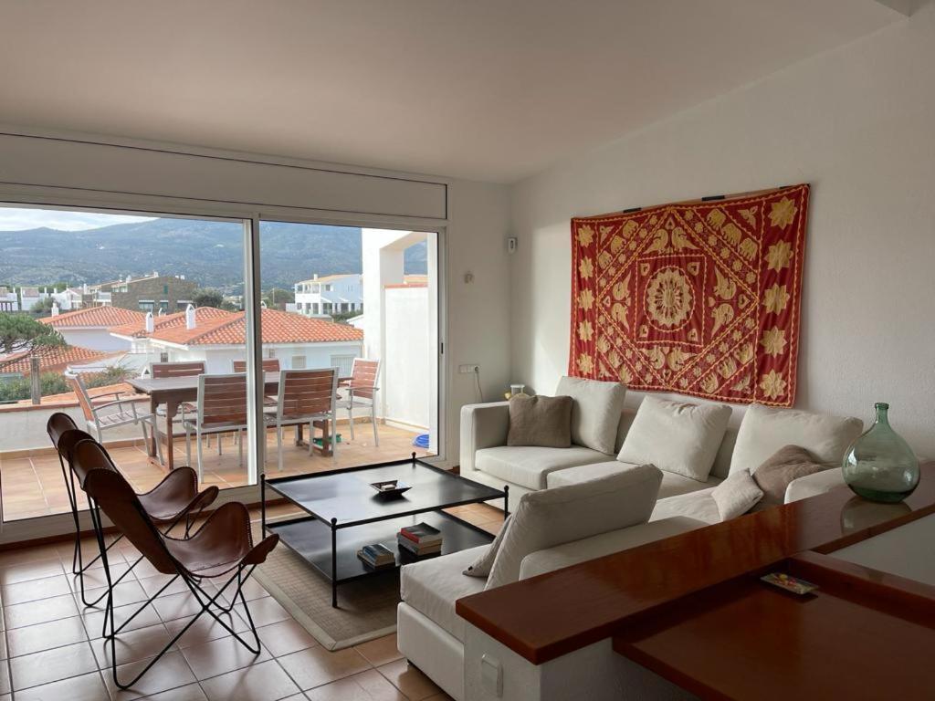 Beachfront Duplex With Terrace And Sea Views - Cadaques Exterior photo